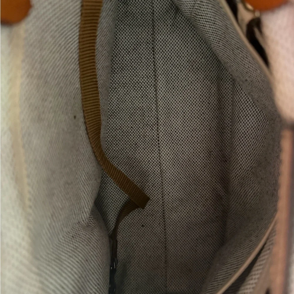 Dooney & Bourke- Barlow- Beige Leather Tote - Picture 5 of 6